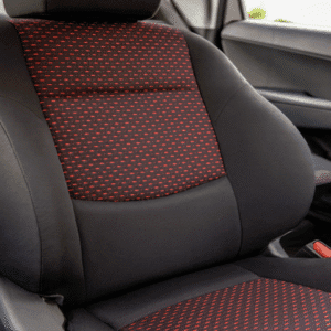 autokoženka s 4 mm molitanom – odolný materiál na čalúnenie sedačiek, dverí a interiérových panelov automobilov.